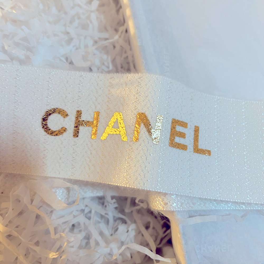 Authentic Chanel Gabrielle Fragrance and Lotion set FS gold wrap Velcro ribbon - Picture 7 of 7